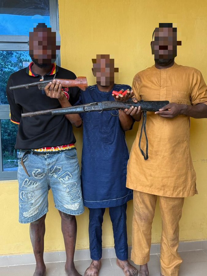 The Oyo State Police Command has arrested three suspected vehicle snatchers and recovered arms from them